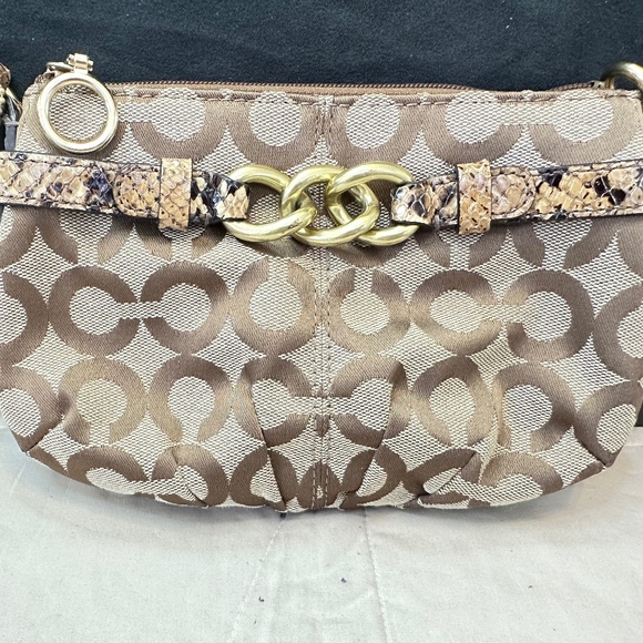 Coach Mini Handbag/Wristlet. Tan & Python. Signature “C’s” design. Convertible. - Picture 5 of 14